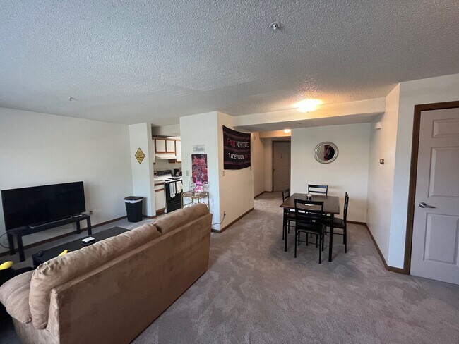 Living/Dining Space - 627 Iowa Ave