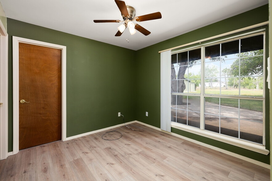 Building Photo - 4800 Mile 6 Rd