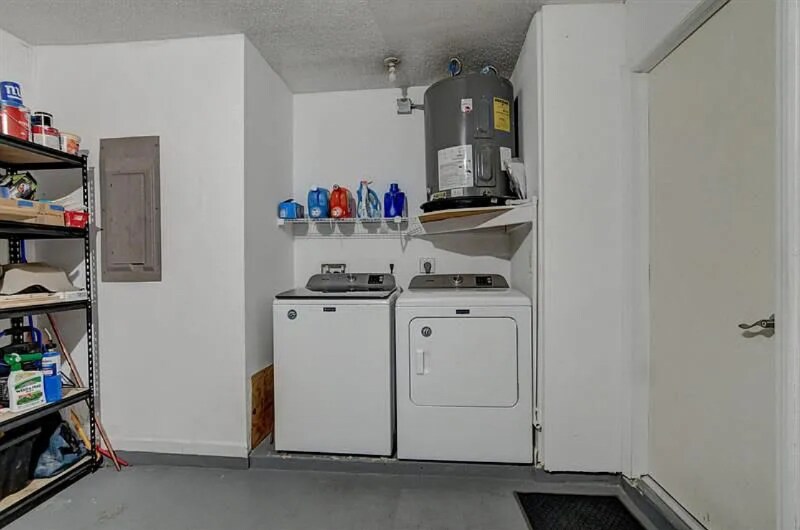 Building Photo - 8176 Waterline Dr