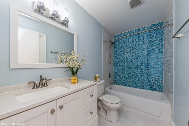 Building Photo - 5101 Carriage Way Dr