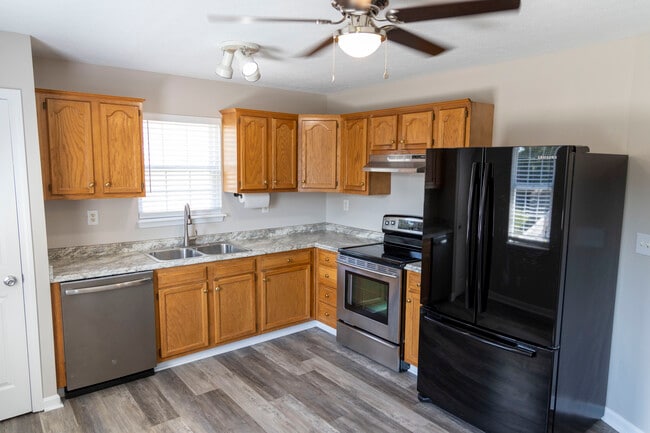 Building Photo - 10504 Pebblestone Cir