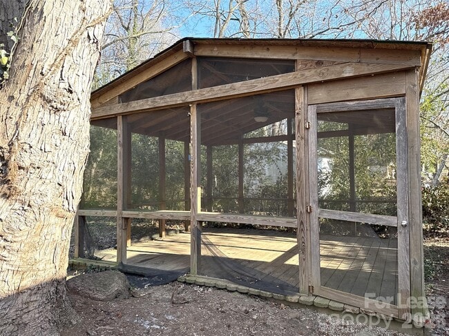 Building Photo - 4152 Blenhein Rd