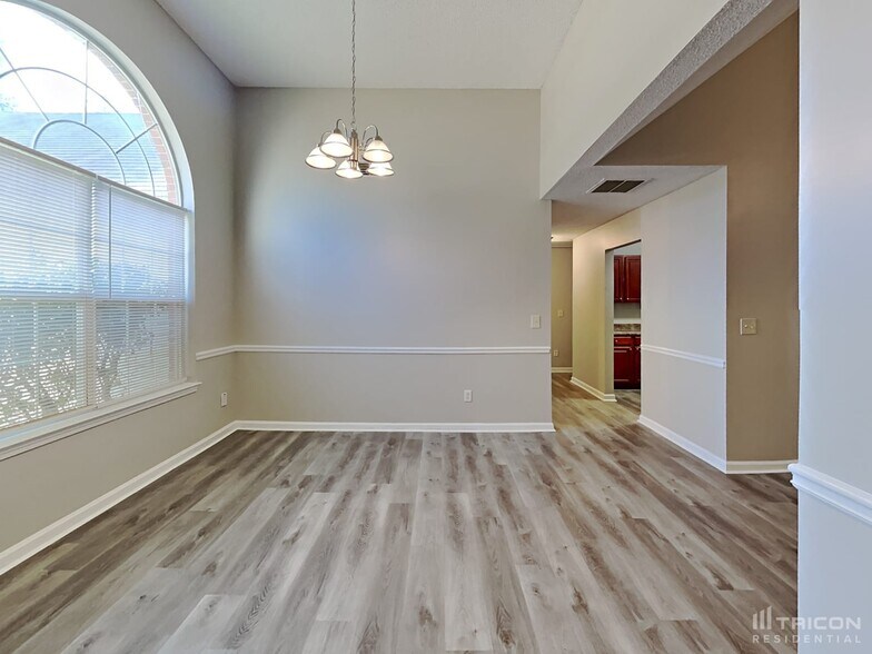 Building Photo - 5515 Sapphire Cir