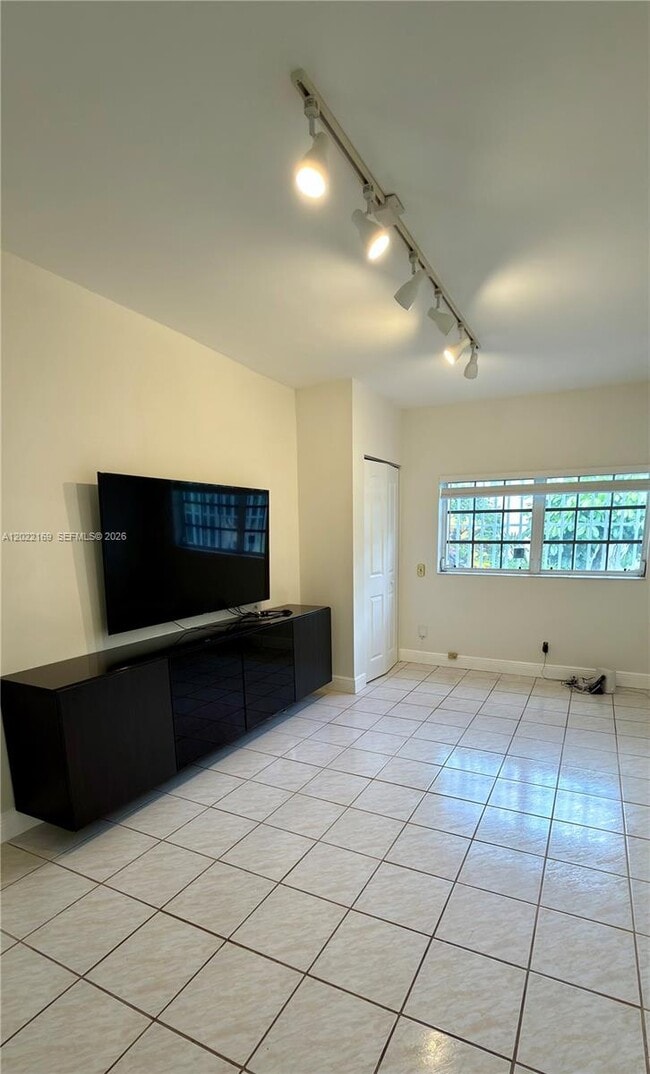 Building Photo - 7700 SW 52nd Ct