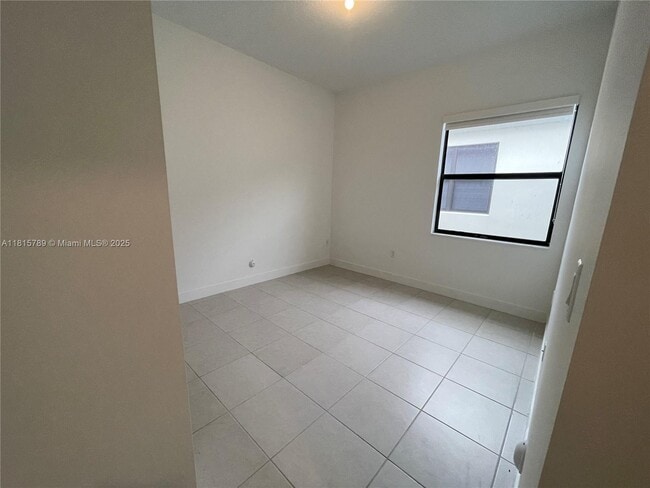 Building Photo - 4506 SW 174th Ave