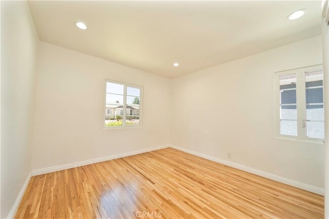 Building Photo - 1217 Camelia Dr
