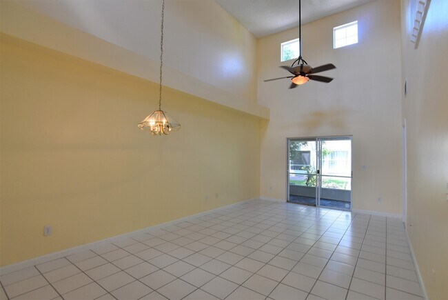 Building Photo - 3br 2.5ba townhome in GATED COMMUNITY of Cypress Lake in Kissimmee!!