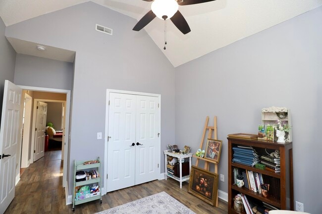 Building Photo - 1855 Beachforest Way