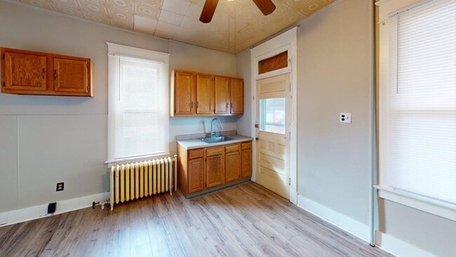 Building Photo - 3-Bedroom, 2-Bath Home with Updated Appliances and Flooring