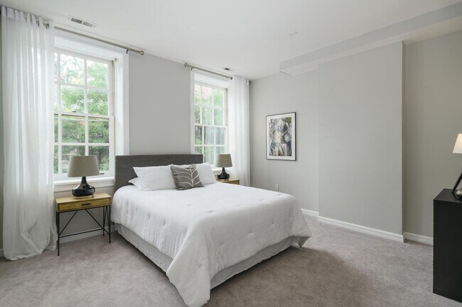 Building Photo - Two Bedroom Fitler Square Condo