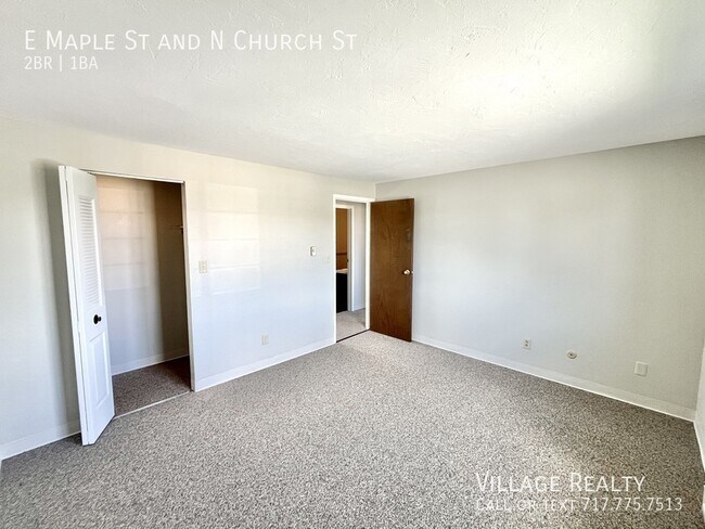 Building Photo - 361 E Maple St