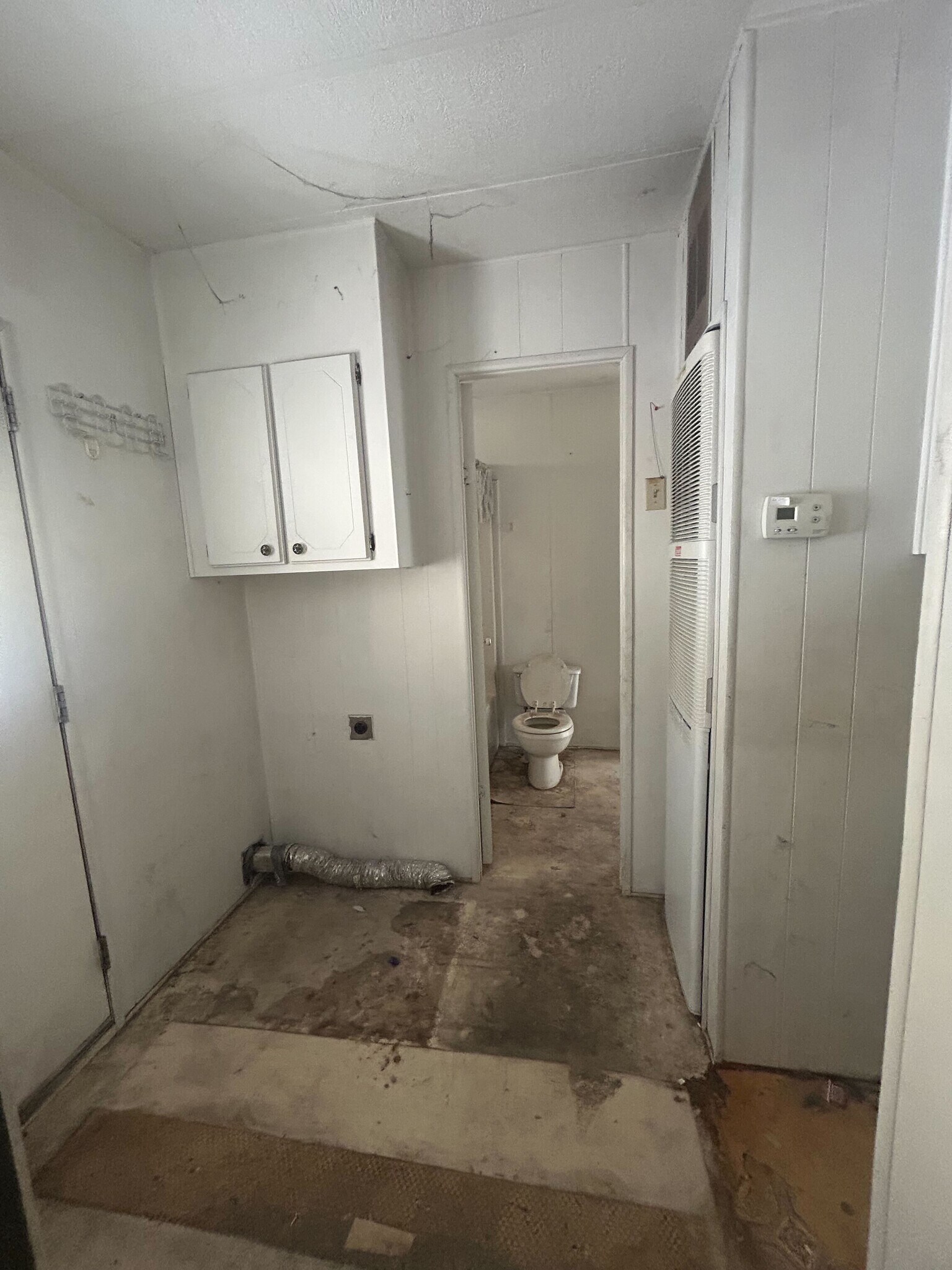 Building Photo - 3601 E Wyoming Ave