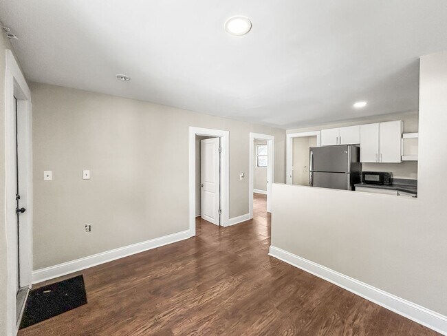 Building Photo - 1515 E 31st Ave