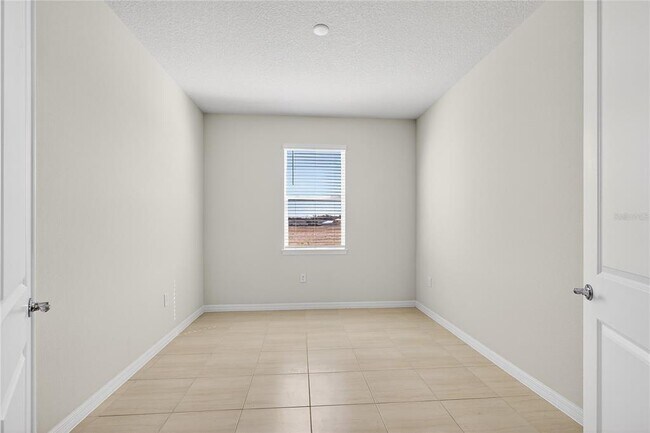 Building Photo - 5548 Settlingstone Ln