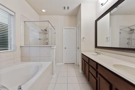 Building Photo - 26116 Chivalry Ct