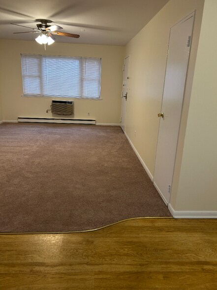 Building Photo - 422 Ringwood Ave