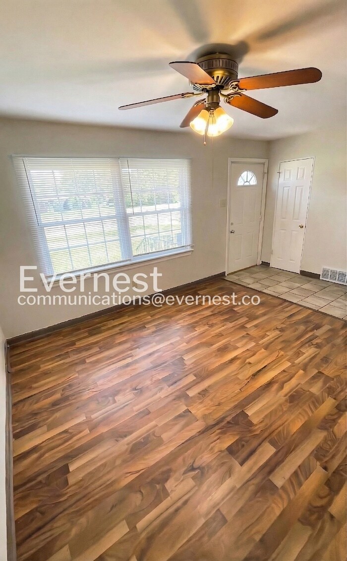 Building Photo - 9717 Dennis Dr