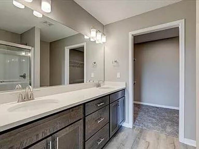 Building Photo - Family Home in Altoona - Available Now!