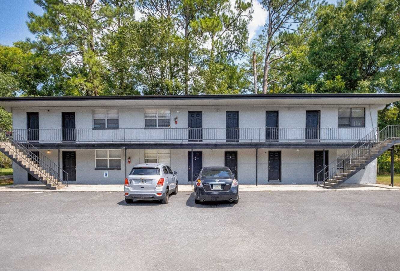 Building Photo - 2862 W 1st St