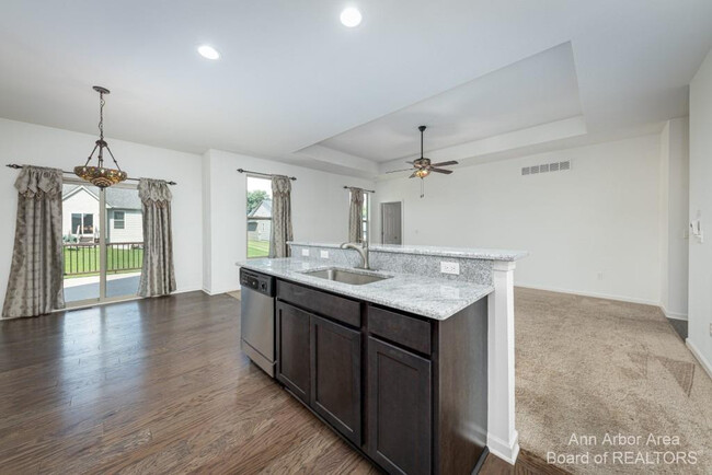Building Photo - 8389 Ardmoor Dr