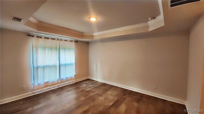 Building Photo - 23 Lone Pine St