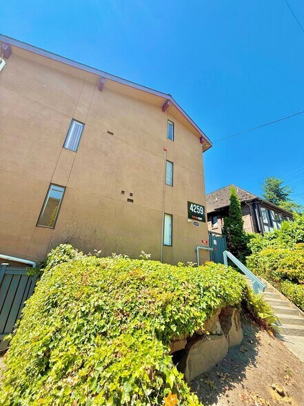 Building Photo - 4259 8th Ave NE