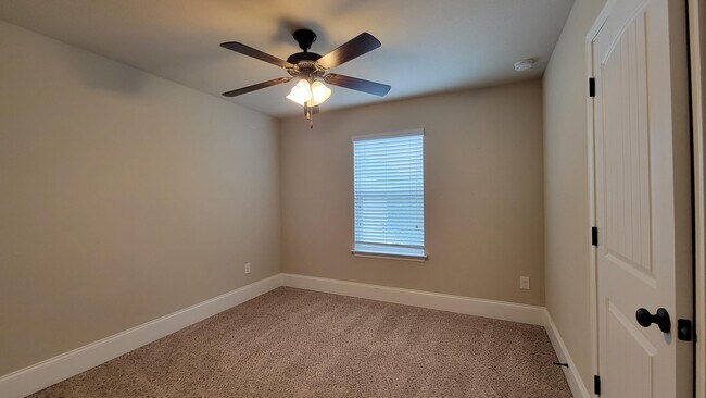 Building Photo - 107 Mosaic Oaks Cir