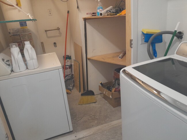 Laundry Room - 501 Holick Ave