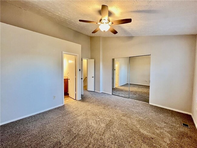 Building Photo - 206 Wedgewood Way