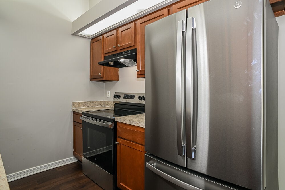 Building Photo - 6221 Alfredo Dr W
