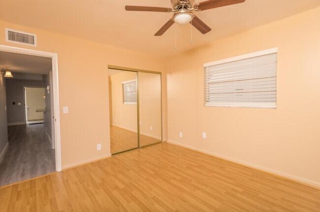 Building Photo - 428 Saxony Way