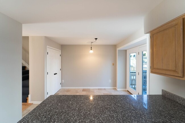 Building Photo - 1553 Templeton Pl