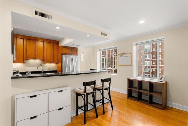 Building Photo - 20 Chapel St