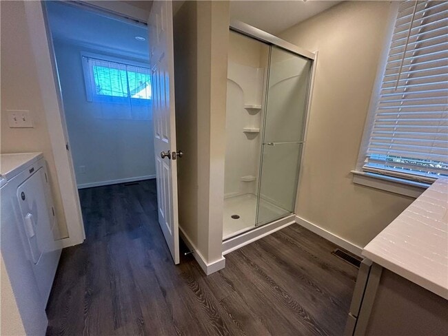 Building Photo - 39 Reynolds St