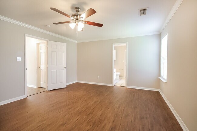 Building Photo - 18114 Shady Cypress Ln