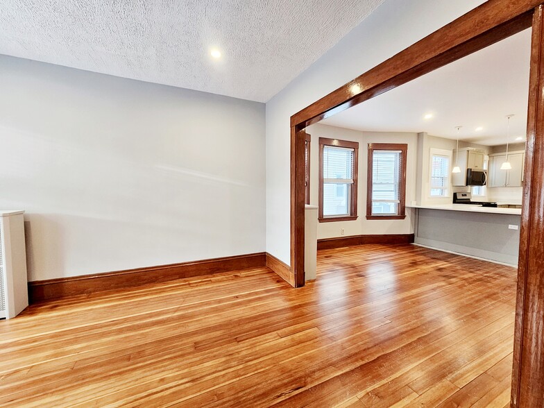 Building Photo - 69 Turner St