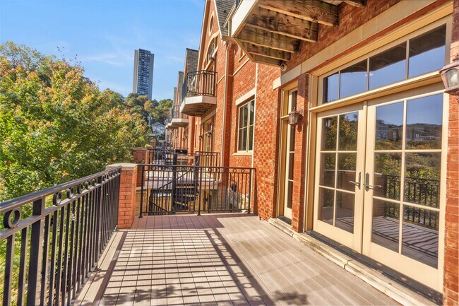 Building Photo - 17 Moorings Ln