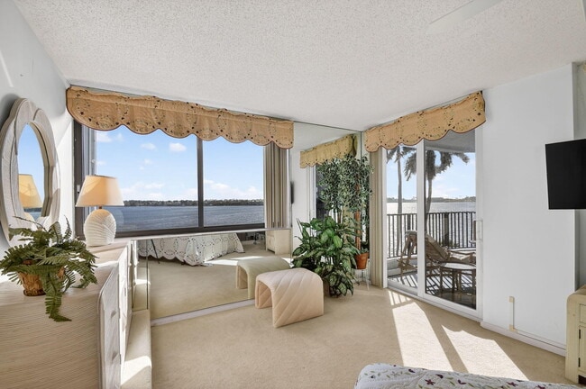 Building Photo - 8200 Lakeshore Dr