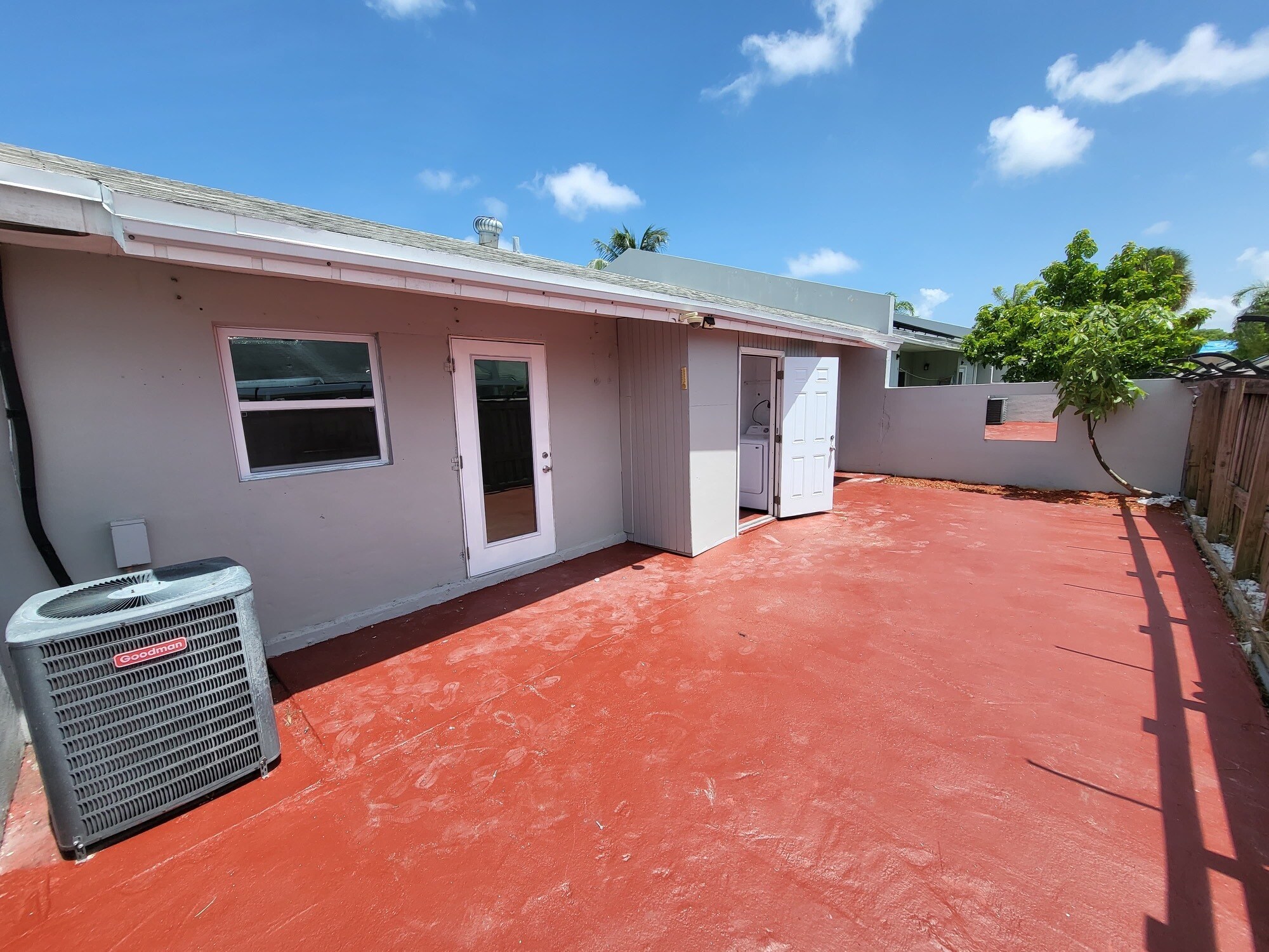 Building Photo - 10345 SW 209th Ln