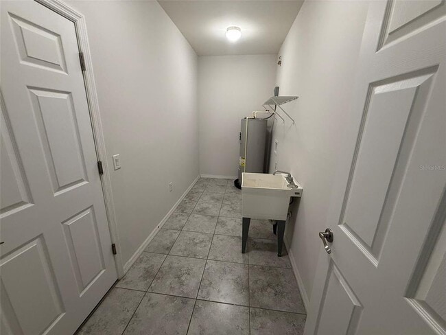 Building Photo - 24484 Zephyr Ct