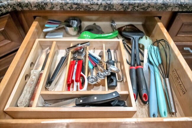 Building Photo - 6406 Gulf Dr