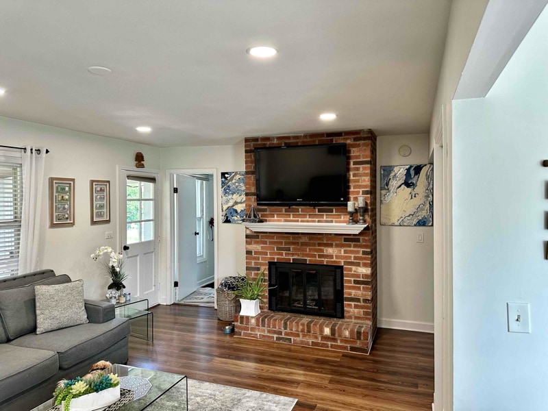 Building Photo - 23W234 Edgewood Ct