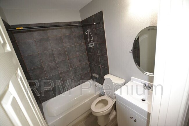 Building Photo - 1632 Mary Lou Dr