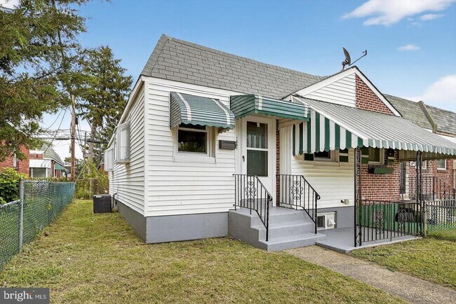 Building Photo - 1001 Burnside Rd