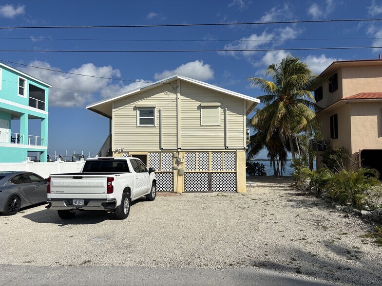 Building Photo - 757 La Fitte Rd