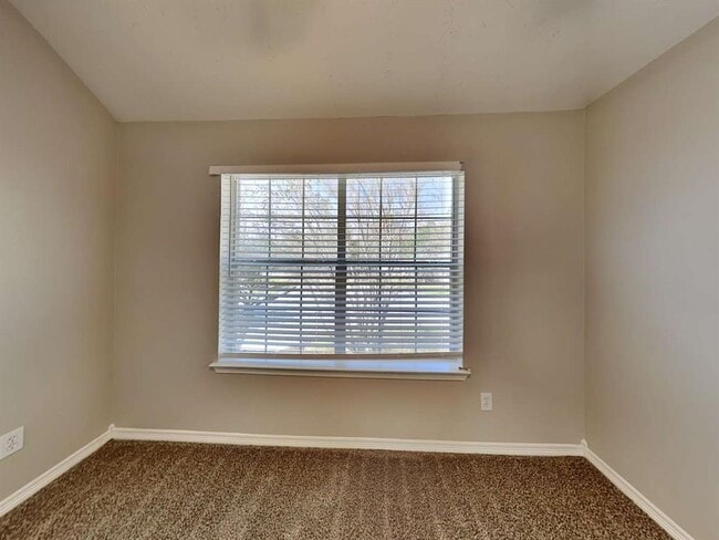 Building Photo - 28919 Hidden Lake Ct