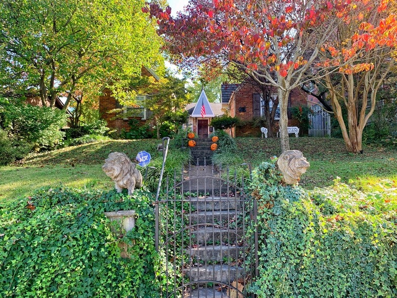 Beautiful Cottage in the Heart of 5 Points in East Nashville - 942 Russell St