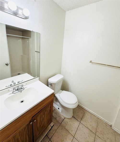 Building Photo - 1322 Bluffview Dr
