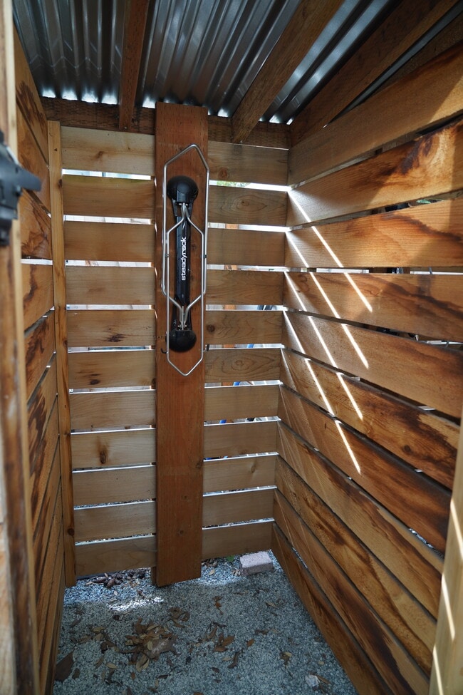 Building Photo - 3631 1st Ave NW