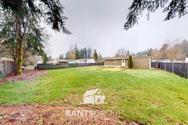 Building Photo - Fully remodeled 2 Bedroom, 2 Bath rambler! Huge Fenced Yard!